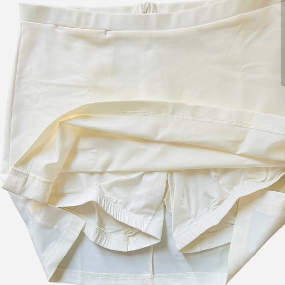 Tommy Armour 845 performance mini Skirt. Size Large - Picture 4 of 4